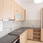 2 Bedrooms 30 Steps From The Apartman Saranda