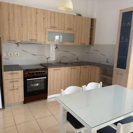 2 Bedrooms 30 Steps From The Sarandë