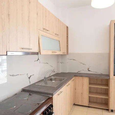 2 Bedrooms 30 Steps From The Appartamento Sarandë