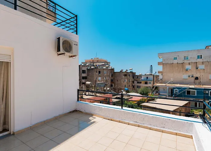 2 Bedrooms 30 Steps From The Appartamento