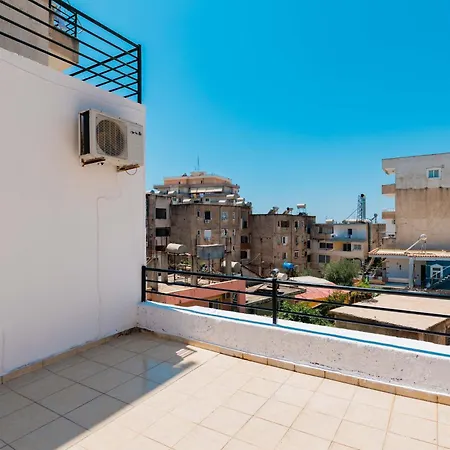2 Bedrooms 30 Steps From The Apartament