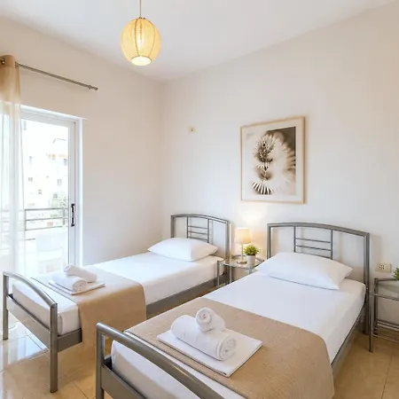 2 Bedrooms 30 Steps From The